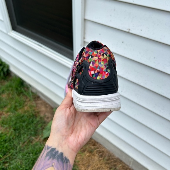 - PRE OWNED MEN’S ADIDAS ZX FLUX MULTICOLOR PRISM size 8 1/2 - Picture 7 of 16
